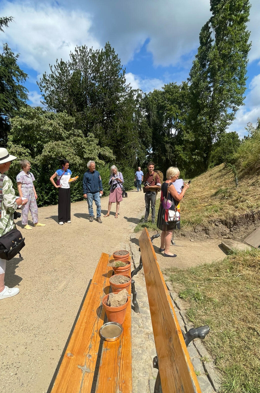 Warum lohnt sich ein Blick in den Boden? - Eine Einführung mit Schlossgärtner Peter Vornholt